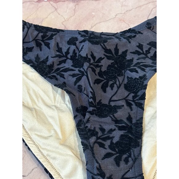 WeWoreWhat Flocked Mesh Velvet Roses Bikini Bottoms in Black X-Small New Womens - Picture 5 of 8
